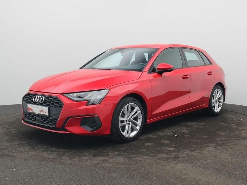 Gebraucht Audi A3 S-Line 150 PS (110 kW) 2023 Tangorot metallic Limousine