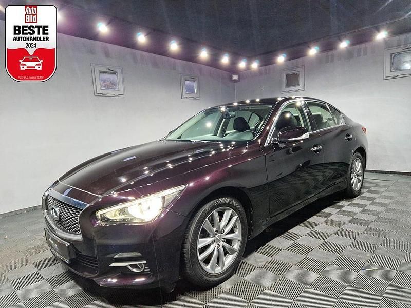 Schwarz Gebraucht 2018 Infiniti Q50 Premium Limousine | 18.870 € (Fairer Preis) - Bild 1/4