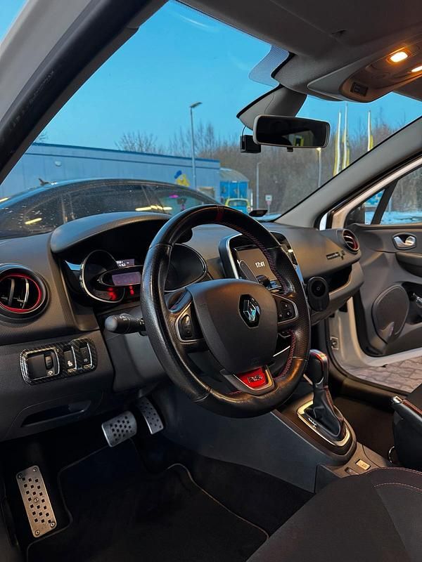 Gebraucht Renault Clio IV R.S. 200 PS (147 kW) 2017 Weiß Kleinwagen