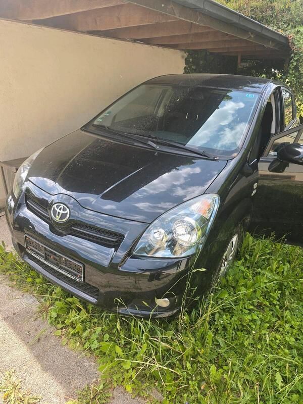 Schwarz Gebraucht 2009 Toyota Corolla Verso Van / Kleinbus | 2.850 € (Guter Preis) - Bild 1/4