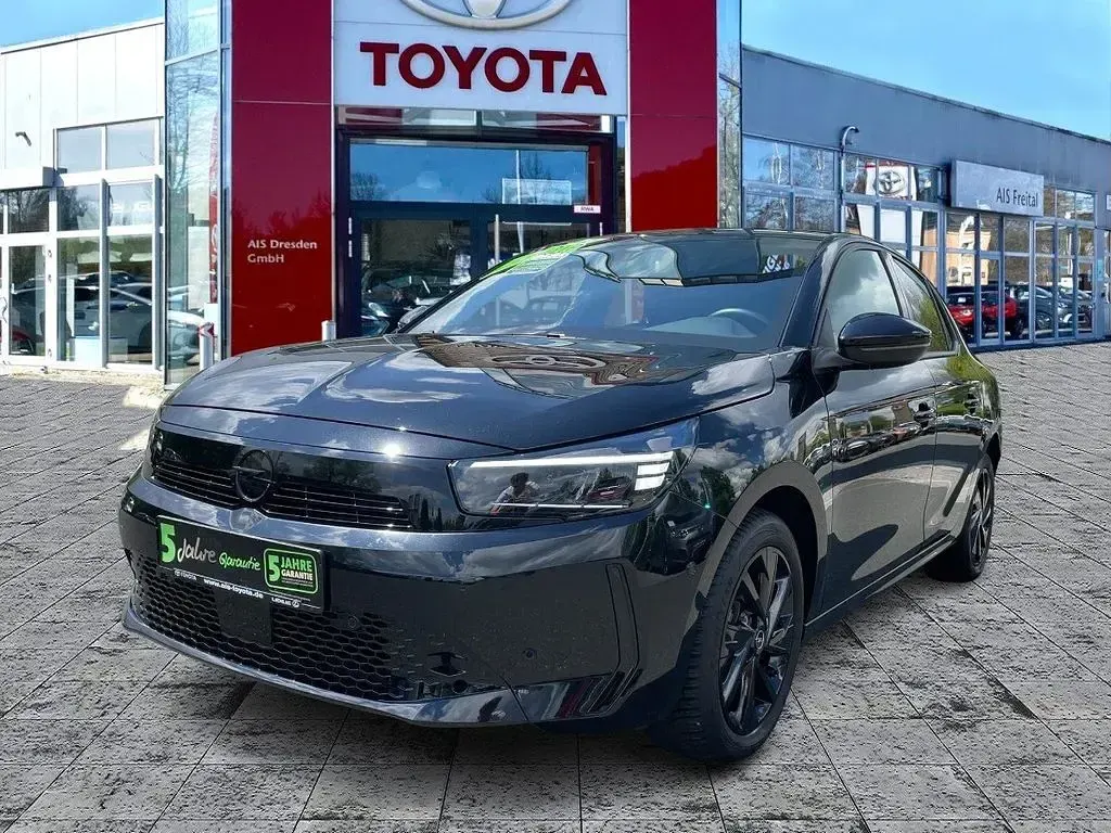 Gebraucht Opel Corsa 101 PS (74 kW) 2023 Lackierung schwarz perla nera/typ a Kleinwagen