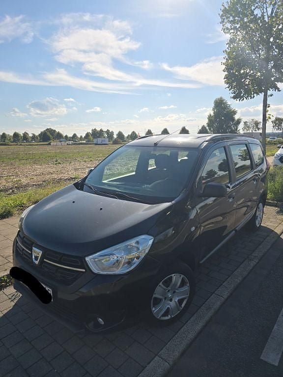 Schwarz Gebraucht 2017 Dacia Lodgy Comfort Van / Kleinbus | 5.999 € - Bild 1/4