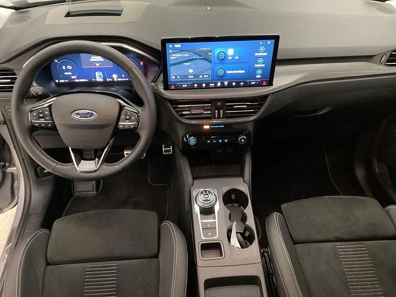 Gebraucht Ford Kuga Active X 242 PS (177 kW) 2024 Silber SUV