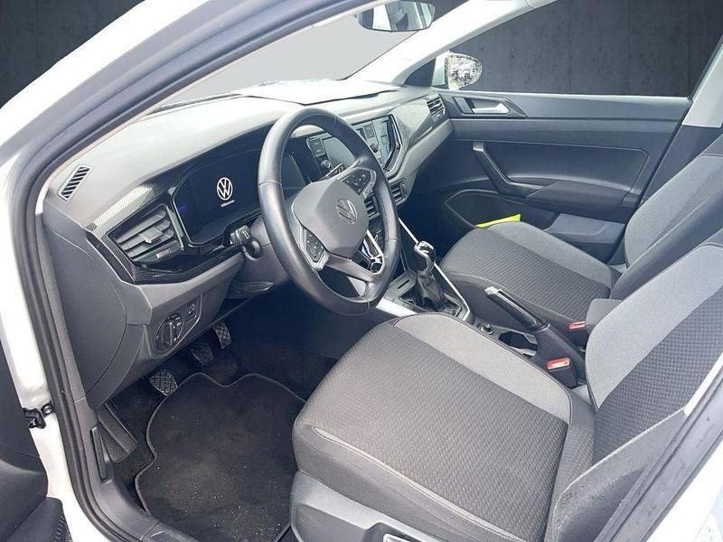 Gebraucht VW Polo Life 80 PS (58 kW) 2022 Silber Kleinwagen