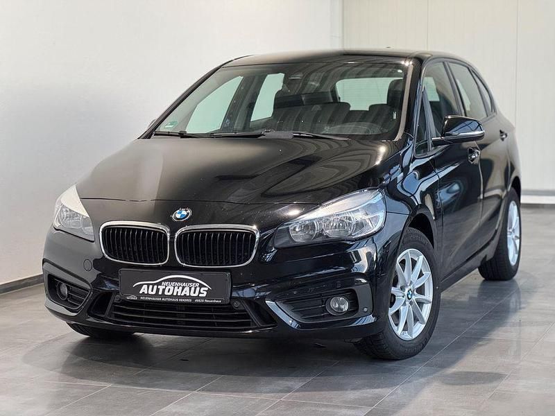 Schwarz Gebraucht 2015 BMW 218 Active Tourer Basis Van / Kleinbus | 5.990 € (Fairer Preis) - Bild 1/4