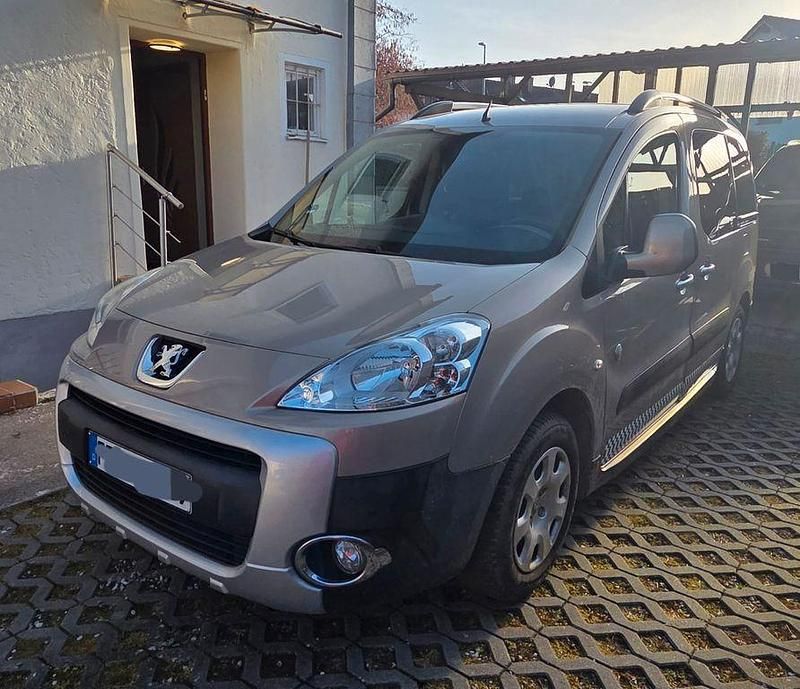 Gebraucht Peugeot Partner Tepee 120 PS (88 kW) 2010 Beige Van / Kleinbus