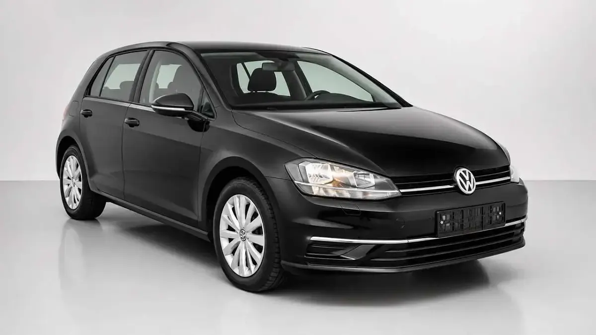 Gebraucht VW Golf VII Trendline 86 PS (63 kW) 2014 Deep black perleffekt Kleinwagen