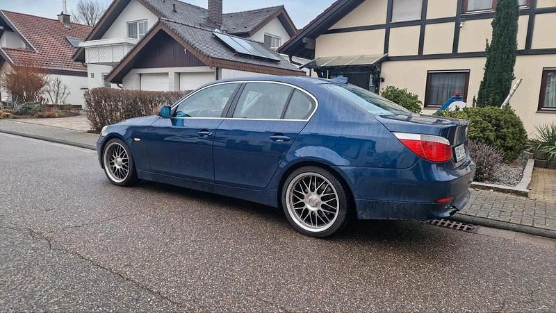 Gebraucht BMW 520 170 PS (125 kW) 2004 Blau Limousine