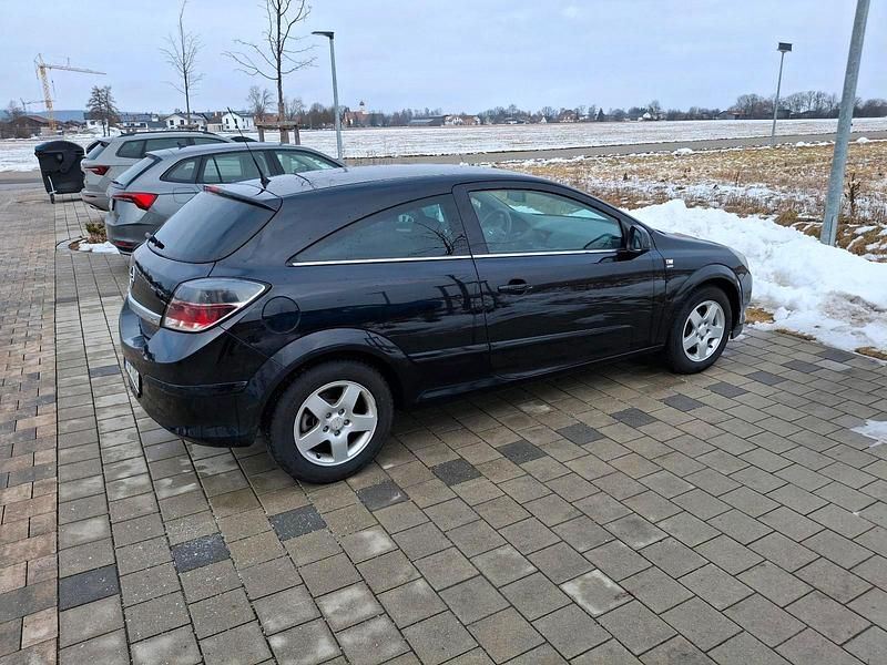 Gebraucht Opel Astra GTC 110 PS (80 kW) 2009 Schwarz Limousine