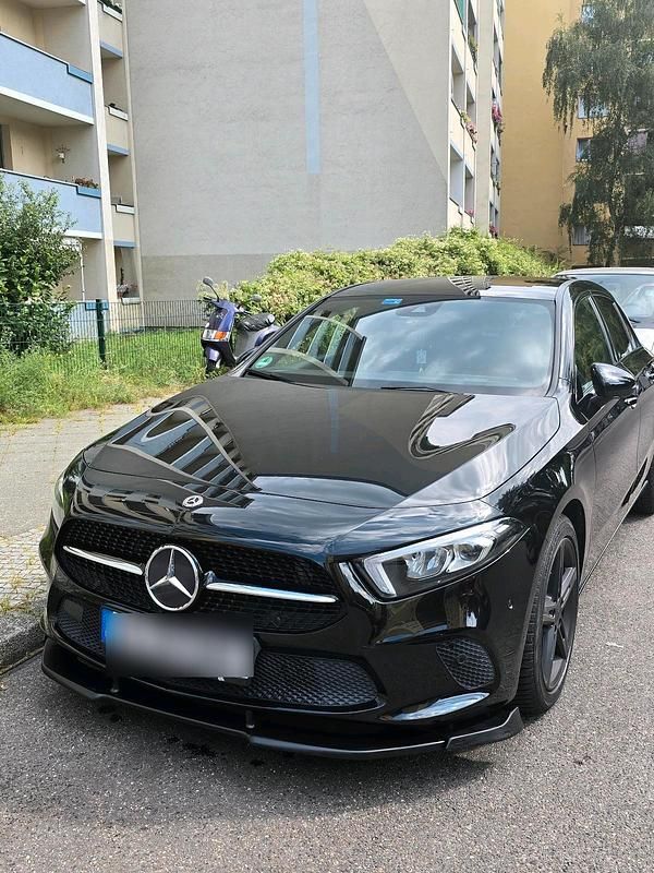 Schwarz Gebraucht 2018 Mercedes A220 Limousine | 25.000 € (Etwas zu teuer) - Bild 1/4