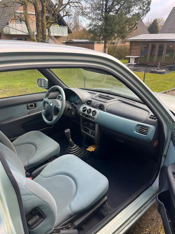 Usata Nissan Micra 2001 Andere farben Utilitaria