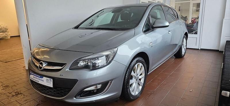 Gebraucht Opel Astra Active 131 PS (96 kW) 2013 Silber Limousine