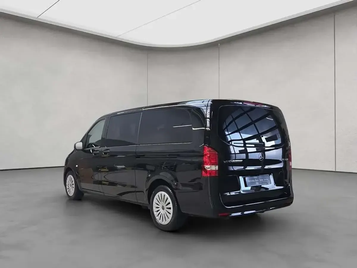 Gebraucht Mercedes Vito Marco Polo 163 PS (119 kW) 2025 Schwarz Van