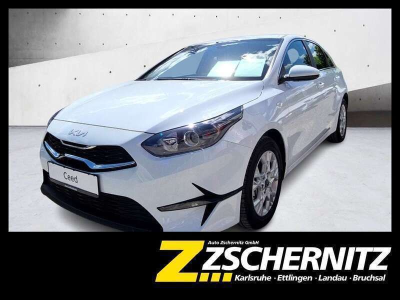 (wd) cararraweiss Neu 2024 Kia Ceed Vision Limousine | 19.460 € (Superpreis) - Bild 1/4