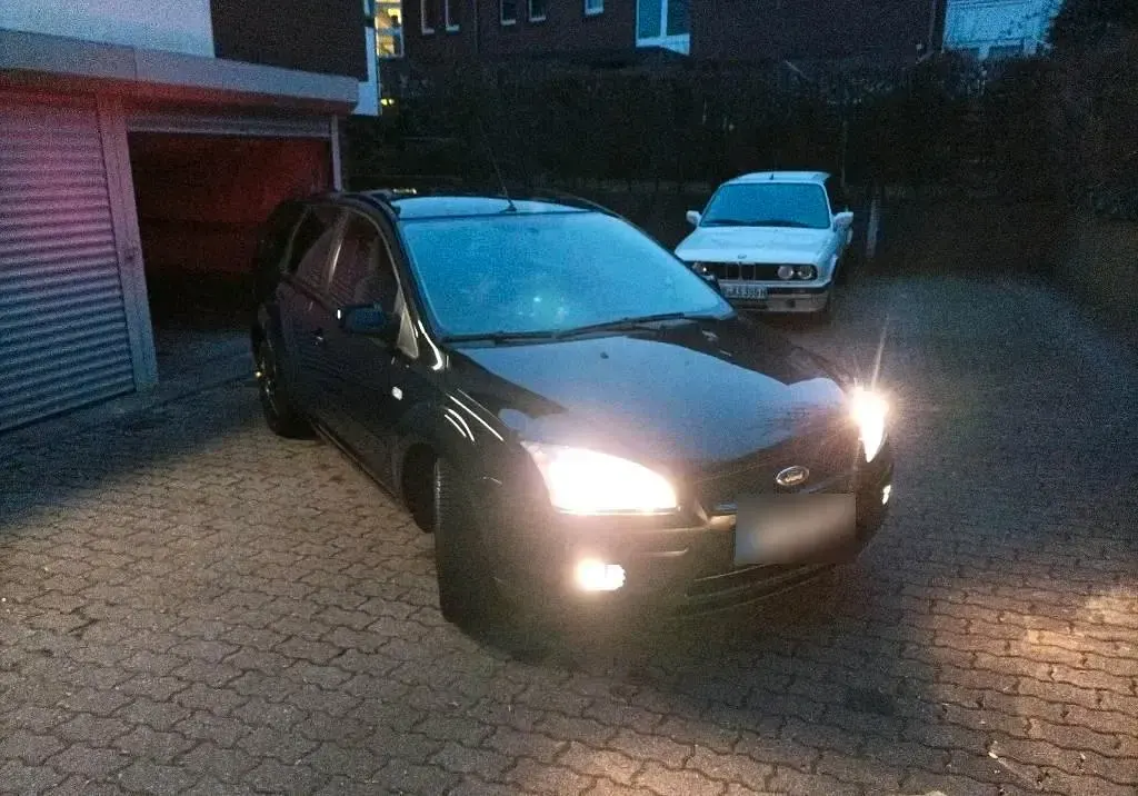 Gebraucht Ford Focus 90 PS (66 kW) 2007 Blau Kombi