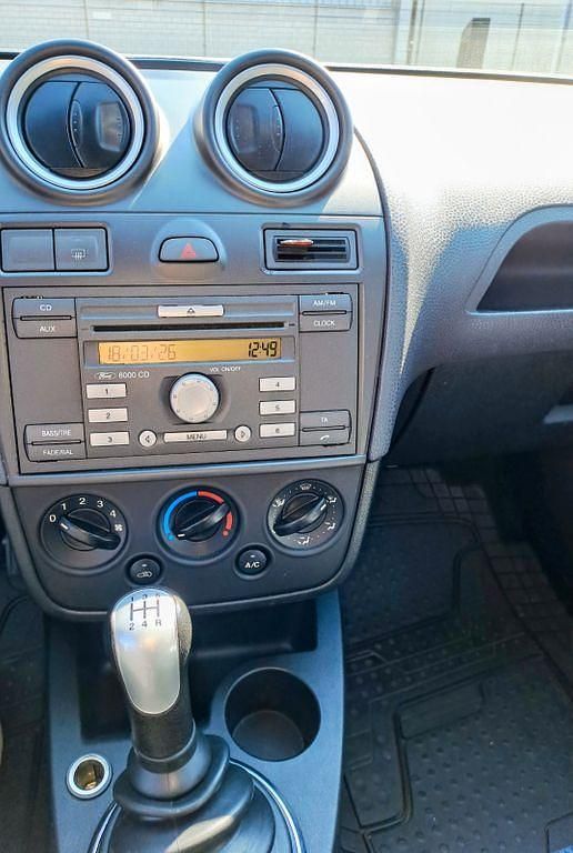 Gebraucht Ford Fiesta 80 PS (58 kW) 2006 Grau Kleinwagen