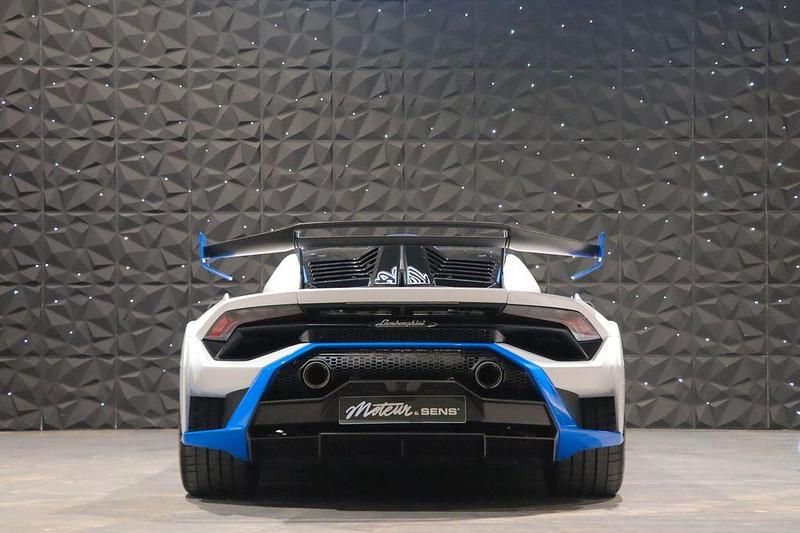Usata Lamborghini Huracán 640 CV (470 kW) 2021 Bianco