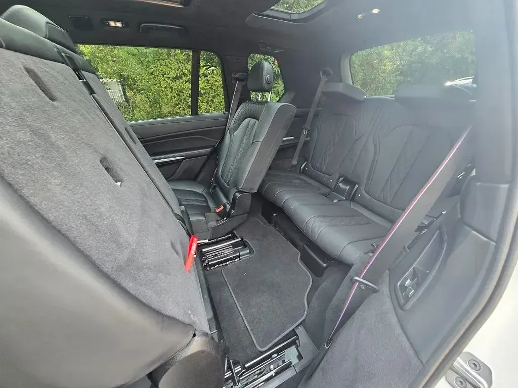 Gebraucht BMW X7 M Sport 352 PS (258 kW) 2024 Weiß SUV