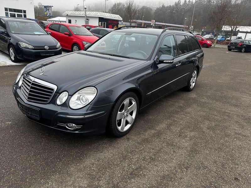 Grau Gebraucht 2009 Mercedes E320 Avantgarde Kombi | 6.650 € (Fairer Preis) - Bild 1/4