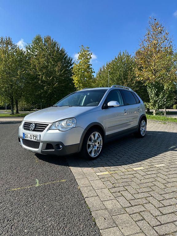 Silber Gebraucht 2006 VW Polo Cross Kleinwagen | 3.000 € (Fairer Preis) - Bild 1/4