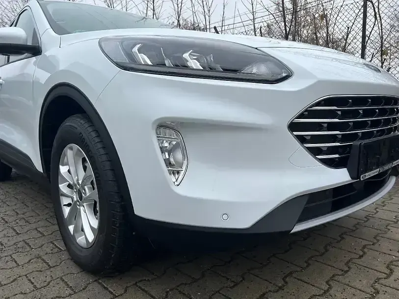 Używany Ford Kuga Titanium 225 KM (165 kW) 2022 Biały SUV