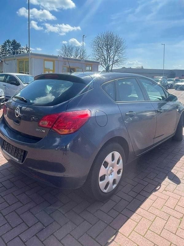 Gebraucht Opel Astra Cosmo 101 PS (74 kW) 2010 Grau Limousine