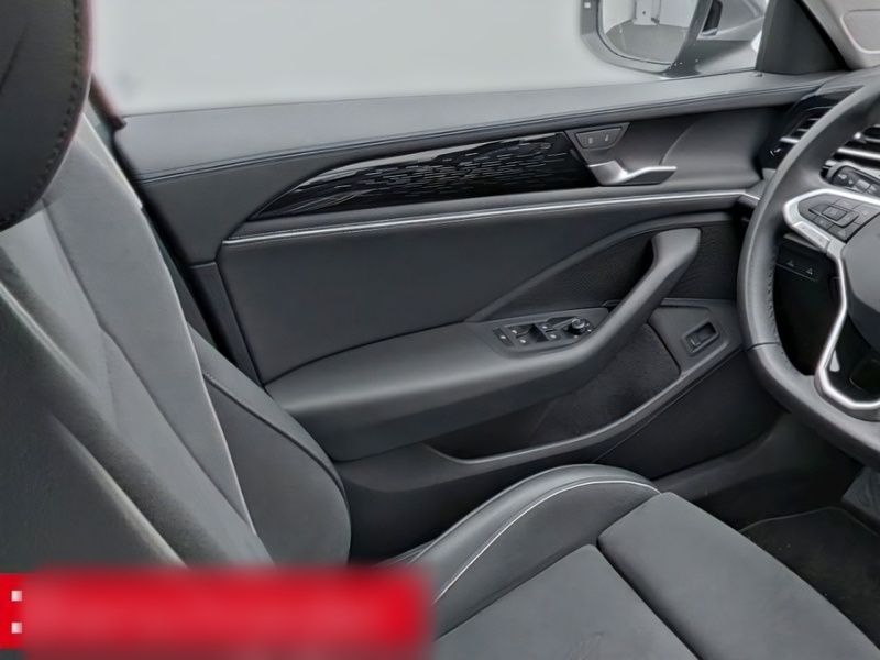 Gebraucht VW Passat Elegance 150 PS (110 kW) 2024 Grau Van / Kleinbus