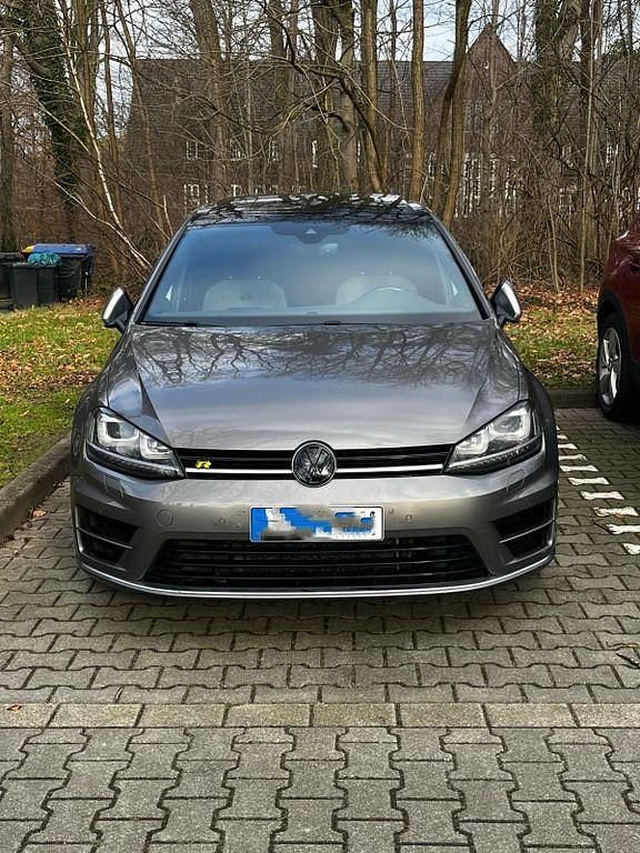 Grau Gebraucht 2016 VW Golf VII R Limousine | 19.899 € (Fairer Preis) - Bild 1/4