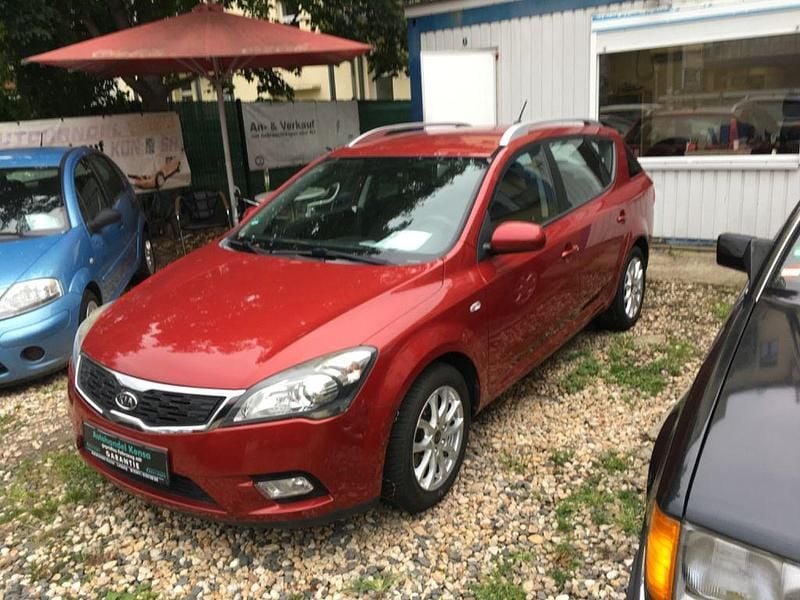 Gebraucht Kia Ceed Sportswagon 125 PS (91 kW) 2012 Rot Kombi