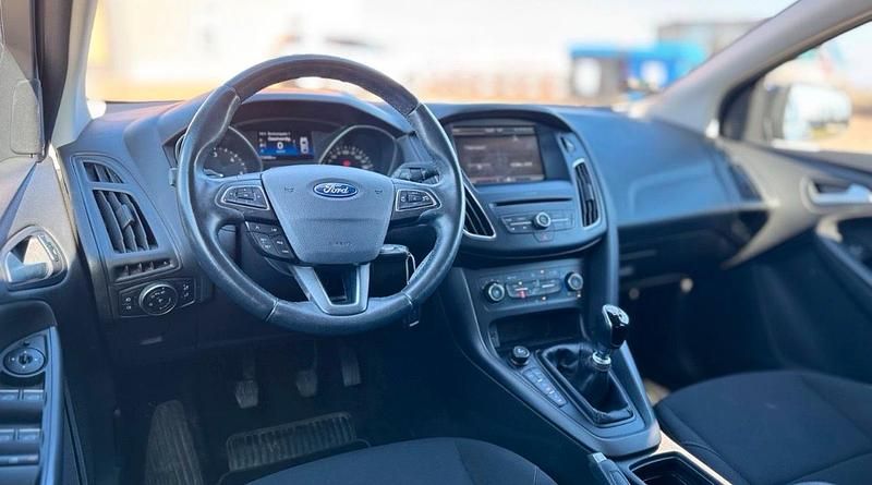 Gebraucht Ford Focus 105 PS (77 kW) 2016 Grau Kombi