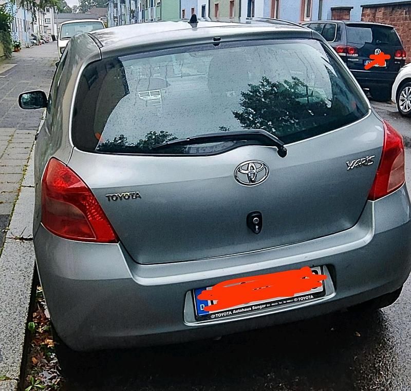 Gebraucht Toyota Yaris Cool 69 PS (50 kW) 2006 Silber Kleinwagen