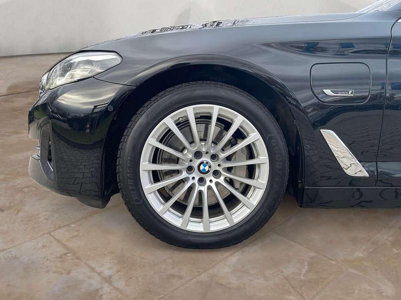 Gebraucht BMW 530e 292 PS (214 kW) 2022 Schwarz uni Kombi