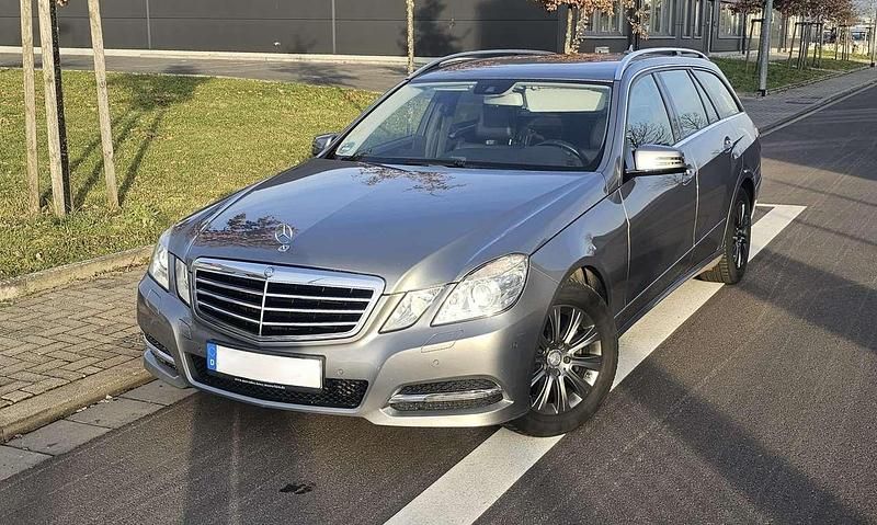 Gebraucht 2013 Mercedes E300 Avantgarde Kombi | 11.300 € (Fairer Preis) - Bild 1/4