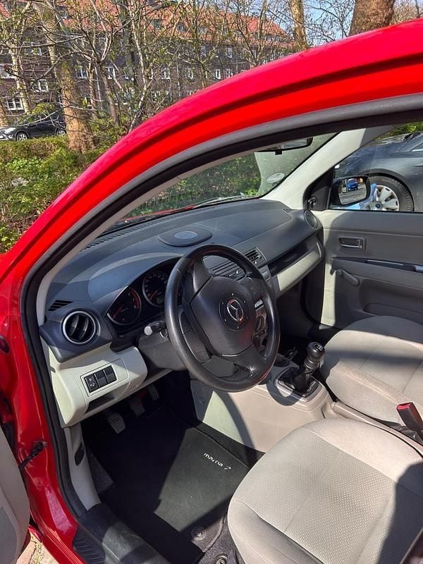 Second-hand Mazda 2 75 CP (55 kW) 2006 Roșu Hatchback