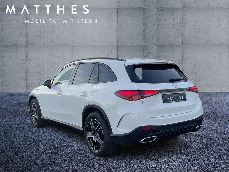 Gebraucht Mercedes GLC220 AMG 197 PS (144 kW) 2025 Weiß SUV