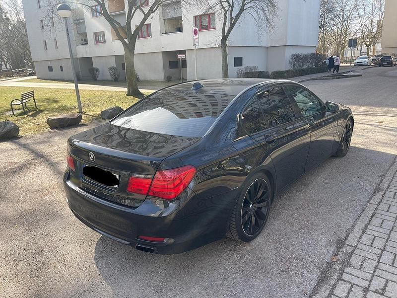Gebraucht BMW 730 249 PS (183 kW) 2010 Schwarz Limousine
