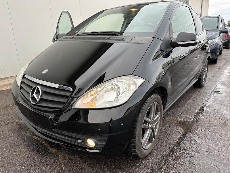 Schwarz Gebraucht 2009 Mercedes A150 Limousine | 2.599 € (Guter Preis) - Bild 1/4