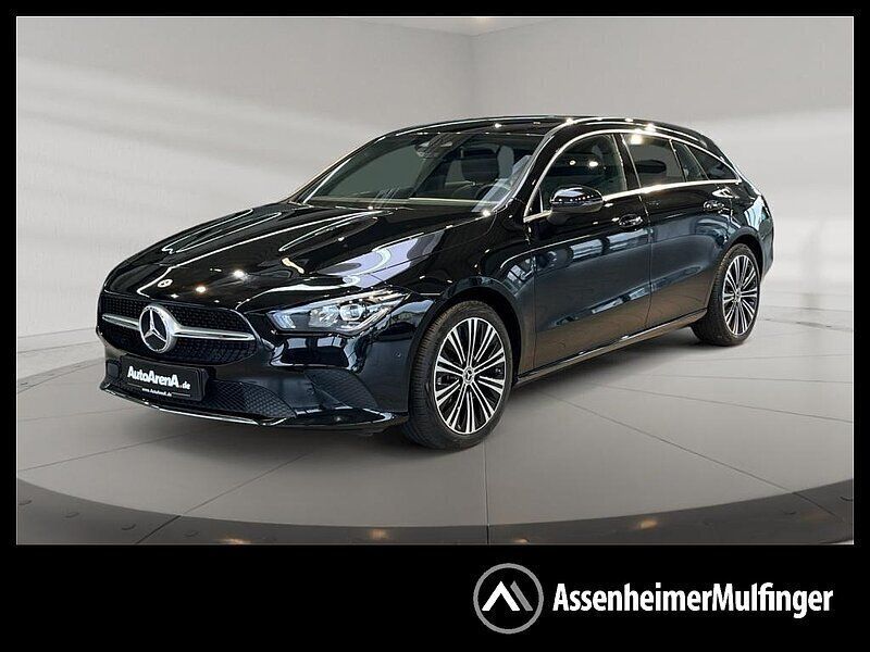 Metalliclack kosmosschwarz Gebraucht 2023 Mercedes CLA200 Shooting Brake Progressive Kombi | 28.713 € (Fairer Preis) - Bild 1/4