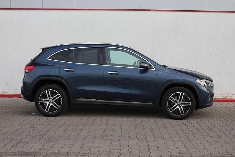 Gebraucht Mercedes GLA200 Progressive 163 PS (119 kW) 2020 Denimblau metalliclack 667u SUV