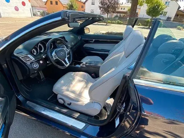 Gebraucht Mercedes E200 Sport Edition 184 PS (135 kW) 2015 Blau Cabrio