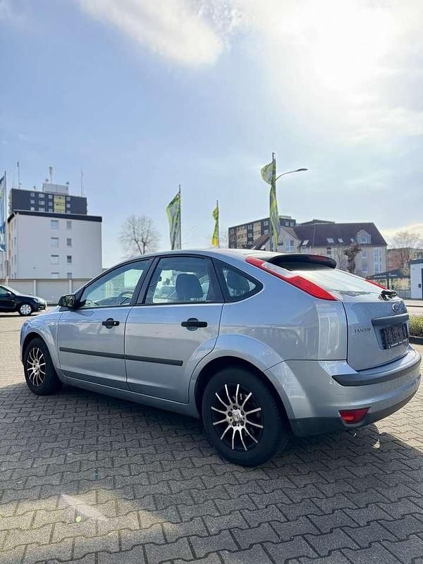 Gebraucht Ford Focus Trend 101 PS (74 kW) 2006 Tonic Kleinwagen