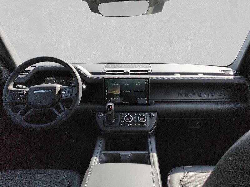 Neu Land Rover Defender SE Dynamic 252 PS (185 kW) 2025 Gondwana stone gloss SUV