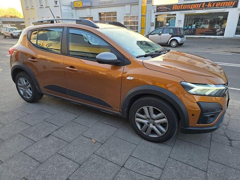 Gebraucht Dacia Sandero Expression 91 PS (66 kW) 2023 Orange SUV