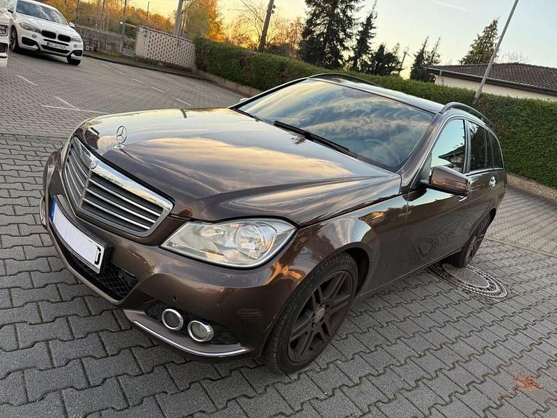 Braun Gebraucht 2014 Mercedes C220 Exclusive Kombi | 4.150 € - Bild 1/4