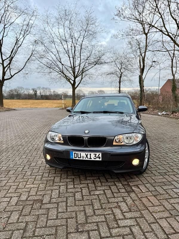 Grau Gebraucht 2005 BMW 118 Kleinwagen | 3.000 € (Guter Preis) - Bild 1/4