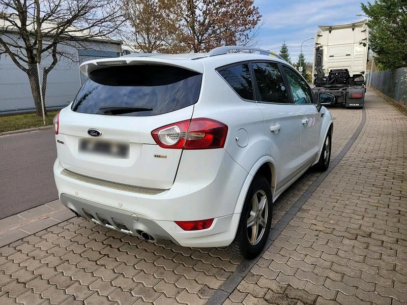 Gebraucht Ford Kuga Titanium 163 PS (119 kW) 2010 Weiß SUV