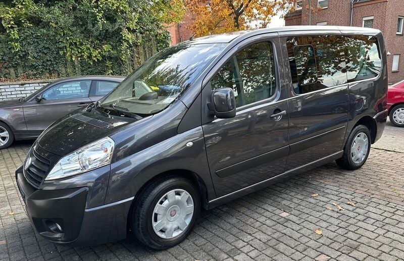 Schwarz Gebraucht 2013 Fiat Scudo Family Van / Kleinbus | 7.995 € (Superpreis) - Bild 1/4