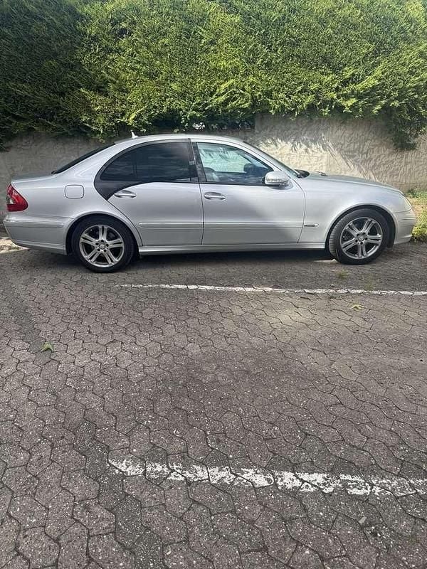 Gebraucht 2006 Mercedes E220 Avantgarde Limousine | 7.800 € (Teuer) - Bild 1/4