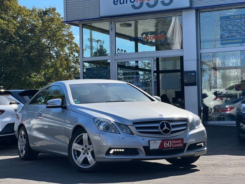Silber Gebraucht 2010 Mercedes E250 Coupé | 15.950 € (Etwas zu teuer) - Bild 1/4