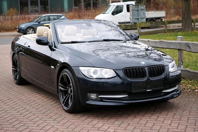 Gebraucht BMW 325 Cabriolet Exclusive 218 PS (160 kW) 2010 Schwarz Cabrio